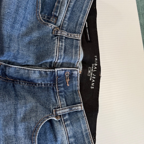 Tribal Jeans -- Sophia Curvy 10P Light Indigo Wash - Picture 6 of 6